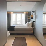 1624 4*