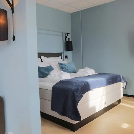 1624 Hotel 4*