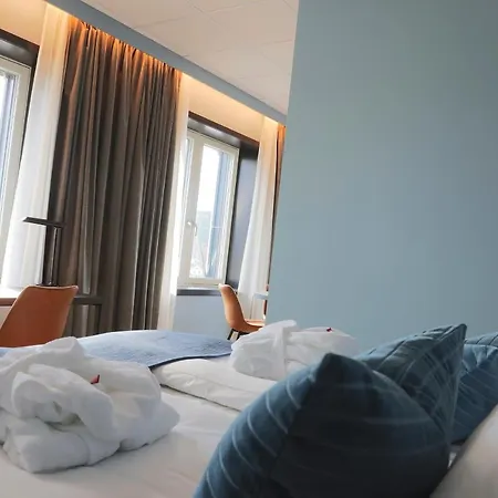 Hotel 1624 4*