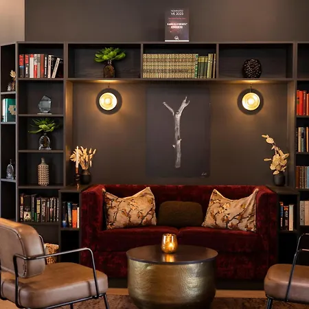 1624 Hotell
